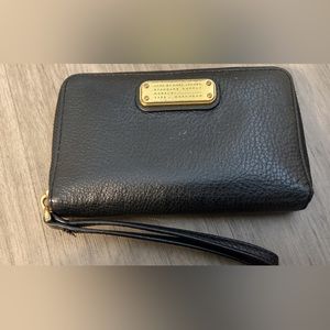 Marc by Marc jacobs zip around wristlet wallet leather black